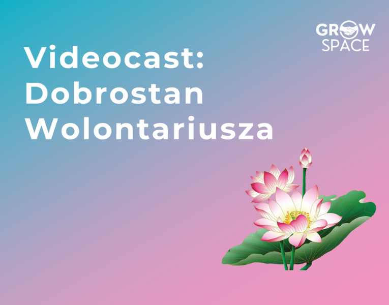 Biały tekst "Videocast: Dobrostan Wolontariusza" na jasnoniebiesko - różowym tle