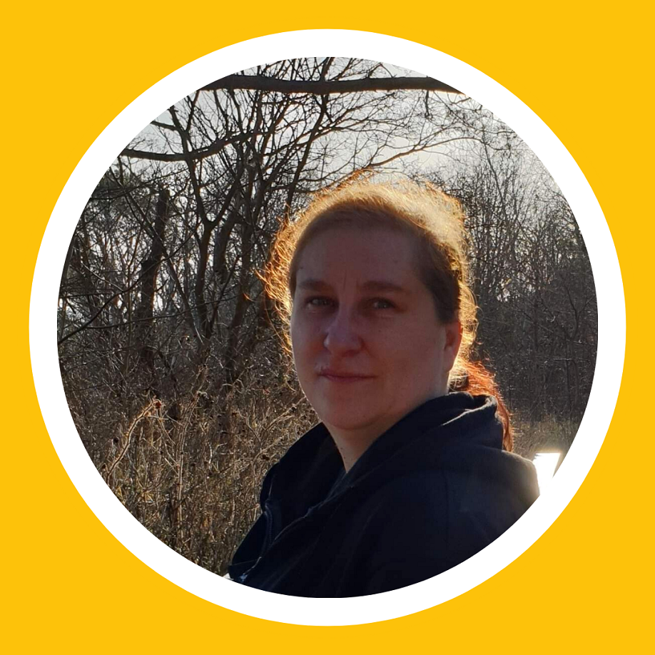 Małgorzata Wielewicka sportretowana na tle przyrody