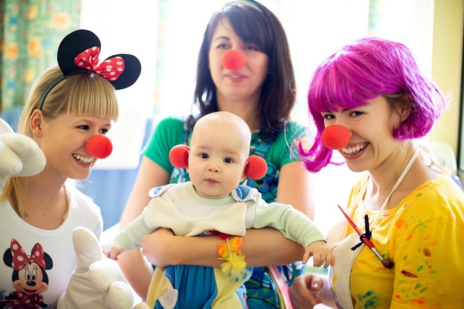 Wolontariuszki Fundacji w szpitalu z podopiecznym 1